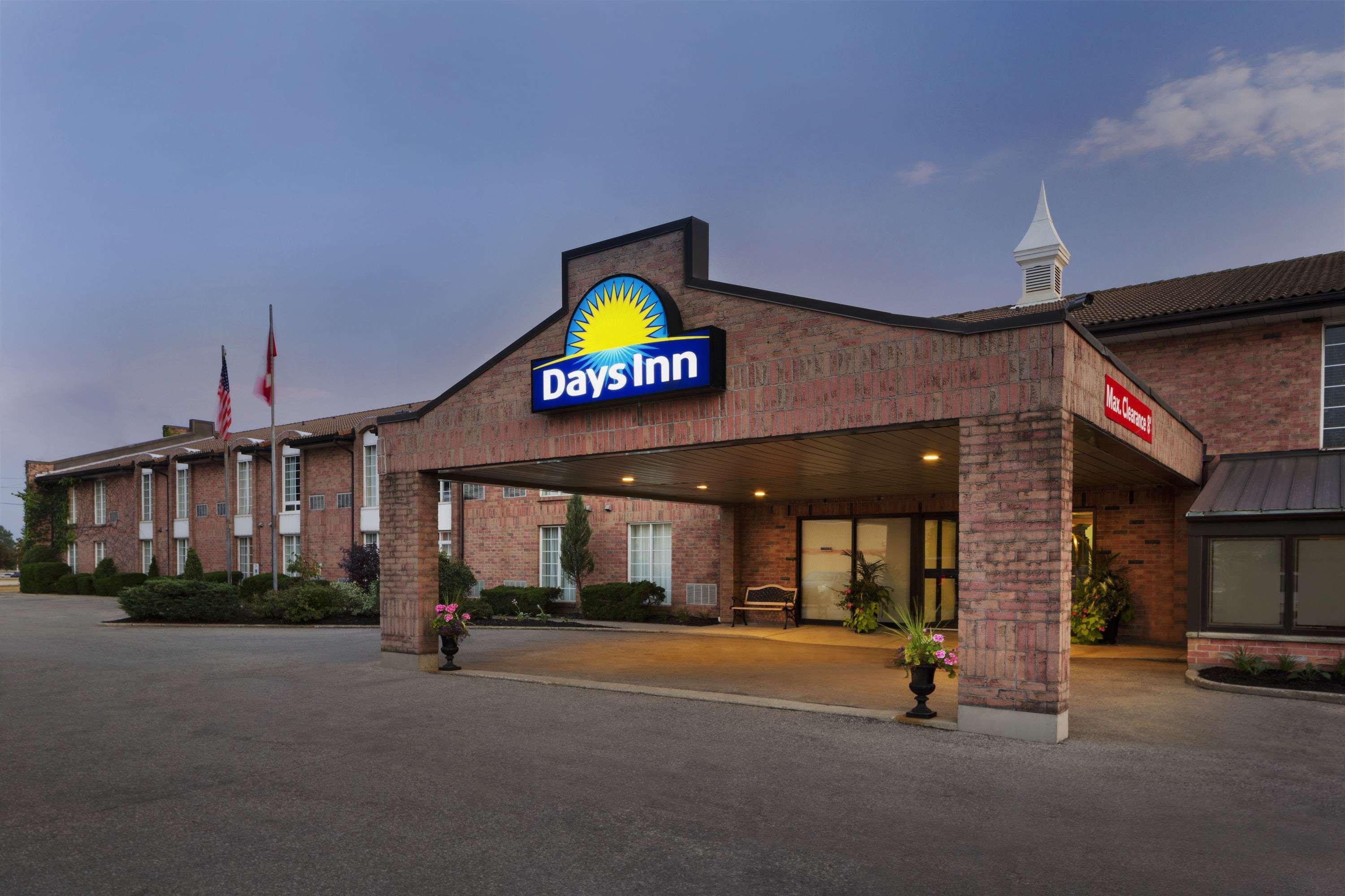 Days Inn By Wyndham בראנטפורד מראה חיצוני תמונה
